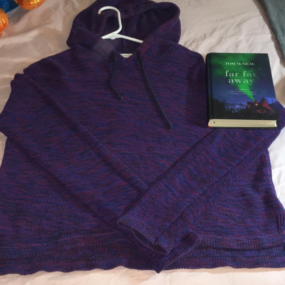 Vintage looking knitted sweater 💜